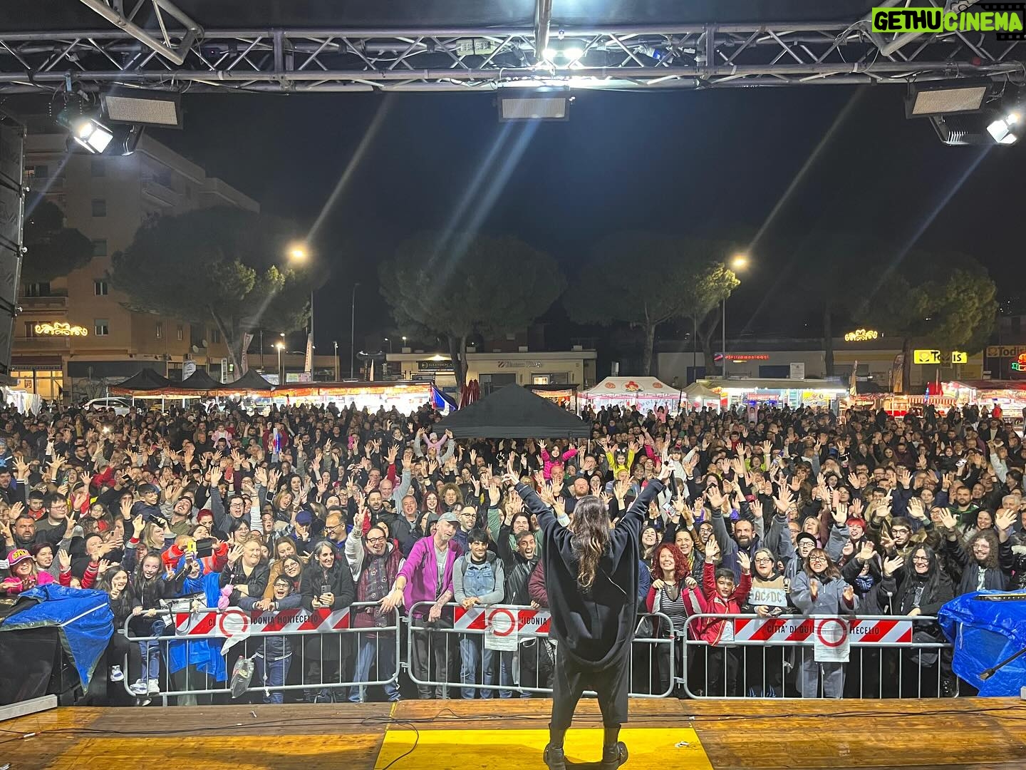 Cristina D'Avena Instagram - Belli voi di Villanova!! 🫶 Ci vediamo sabato al @gamics_carrara ! 🎉🎉