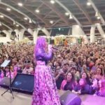 Cristina D'Avena Instagram - Grazie Udine! ✨✨ Ieri siete stati meravigliosi! 🤩 @fieredelfumetto Vi aspetto oggi al carnevale di Santarcangelo di Romagna (RN)! 🫶🫶