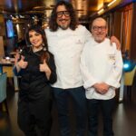 Cristina D'Avena Instagram - 🍳🎉 Questa sera la vostra Cri Cri diventa Chef! 😂... Sfiderò il mio amico @dario.vergassola.official e @borgheseale sarà il padrone di casa...Sintonizzatevi alle 21.30 su @tv8it per una serata all'insegna del divertimento e della buona cucina... O almeno spero! 📺👨‍🍳 #celebritychef 💄 @filippomakeup