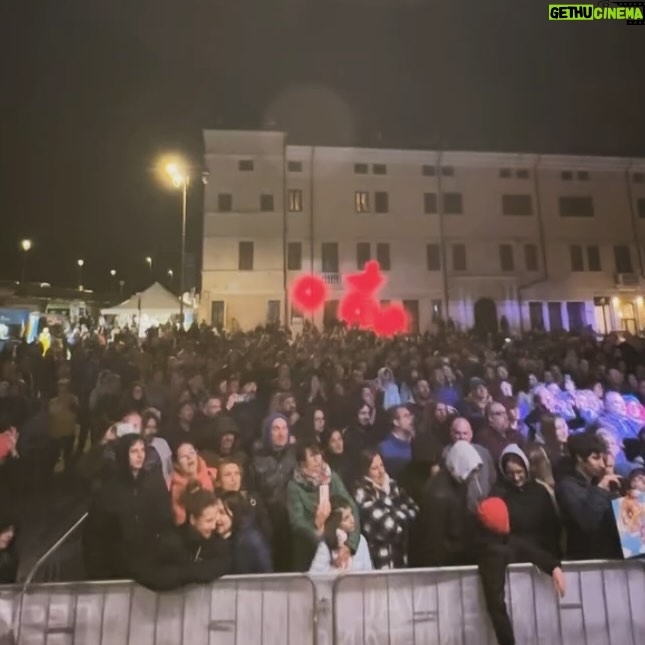 Cristina D'Avena Instagram - Ci siamo scatenati e divertiti tantissimo ad Ariano nel Polesine e a Brugnato! 😍 Grazie a tutti voi! 🫶 Ci vediamo oggi ad Isola D’Asti... Non mancate per cantare insieme le nostre sigle del cuore! ✨