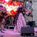 Cristina D'Avena Instagram - Mamma mia quanti eravate ieri ad Ascoli! @gemboy_official 🫶 Che bello vedervi cantare a squarciagola le nostre sigle del cuore! 😍 GRAZIEEEEE! Vi aspetto domani a Udine! ❤️