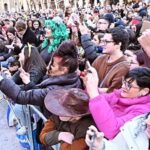 Cristina D’Avena Instagram – Mamma mia quanti eravate ieri ad Ascoli! @gemboy_official 🫶 Che bello vedervi cantare a squarciagola le nostre sigle del cuore! 😍 GRAZIEEEEE! Vi aspetto domani a Udine! ❤️