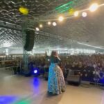 Cristina D'Avena Instagram - A chiudere la prima sfavillante edizione di #Megacon lo show musicale della regina Cristina D’Avena - @cristinadavenaofficial 🧚🏻 La magia della musica unita alla magia dei ricordi della nostra infanzia hanno dato luogo a un risultato unico: un megacon esplosivo 💥 Abbiamo urlato, cantato, saltato e ci siamo divertiti come pazzi con le colonne sonore che hanno reso indimenticabile l’infanzia di tutti 🎶 Grazie mille per l’affetto dimostrato in questi giorni, non vediamo già l’ora di vedervi per la prossima edizione!💗