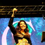 Cristina D'Avena Instagram - A chiudere la prima sfavillante edizione di #Megacon lo show musicale della regina Cristina D’Avena - @cristinadavenaofficial 🧚🏻 La magia della musica unita alla magia dei ricordi della nostra infanzia hanno dato luogo a un risultato unico: un megacon esplosivo 💥 Abbiamo urlato, cantato, saltato e ci siamo divertiti come pazzi con le colonne sonore che hanno reso indimenticabile l’infanzia di tutti 🎶 Grazie mille per l’affetto dimostrato in questi giorni, non vediamo già l’ora di vedervi per la prossima edizione!💗