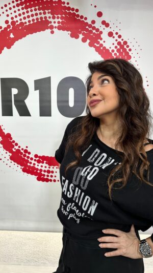 Cristina D'Avena Instagram - Mercoledì è stata lanciata su @radior101 la sfida! 😍
Avete votato in tantissimi e tra "Un oceano di avventure" e "Lovely Sara" la sigla vincitrice e...

LOVELY SARA! ❤️

Ecco il reel! ✨✨