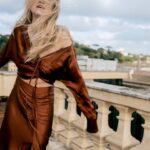 Cristina Marino Instagram - •Ci salutiamo così. Con il vento che si porta via i pensieri.