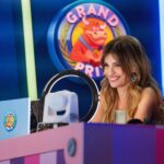 Cristinini Instagram – ¡¡ TERCER PROGRAMA de EL GRAND PRIX!! CERVELLÓ vs AGUILAR DE CAMPOO.
¿Quién gana? ¡Hagan sus apuestas!🎳
Esta noche a las 22:35h en TVE 🥳
Lookazo de este programa:
👗 @wildponyofficial
👠 @bershka
📿 @bijoubrigitte
@msandrasaez @milagritosmakeup
#cristinini #grandprix #television #moda #look