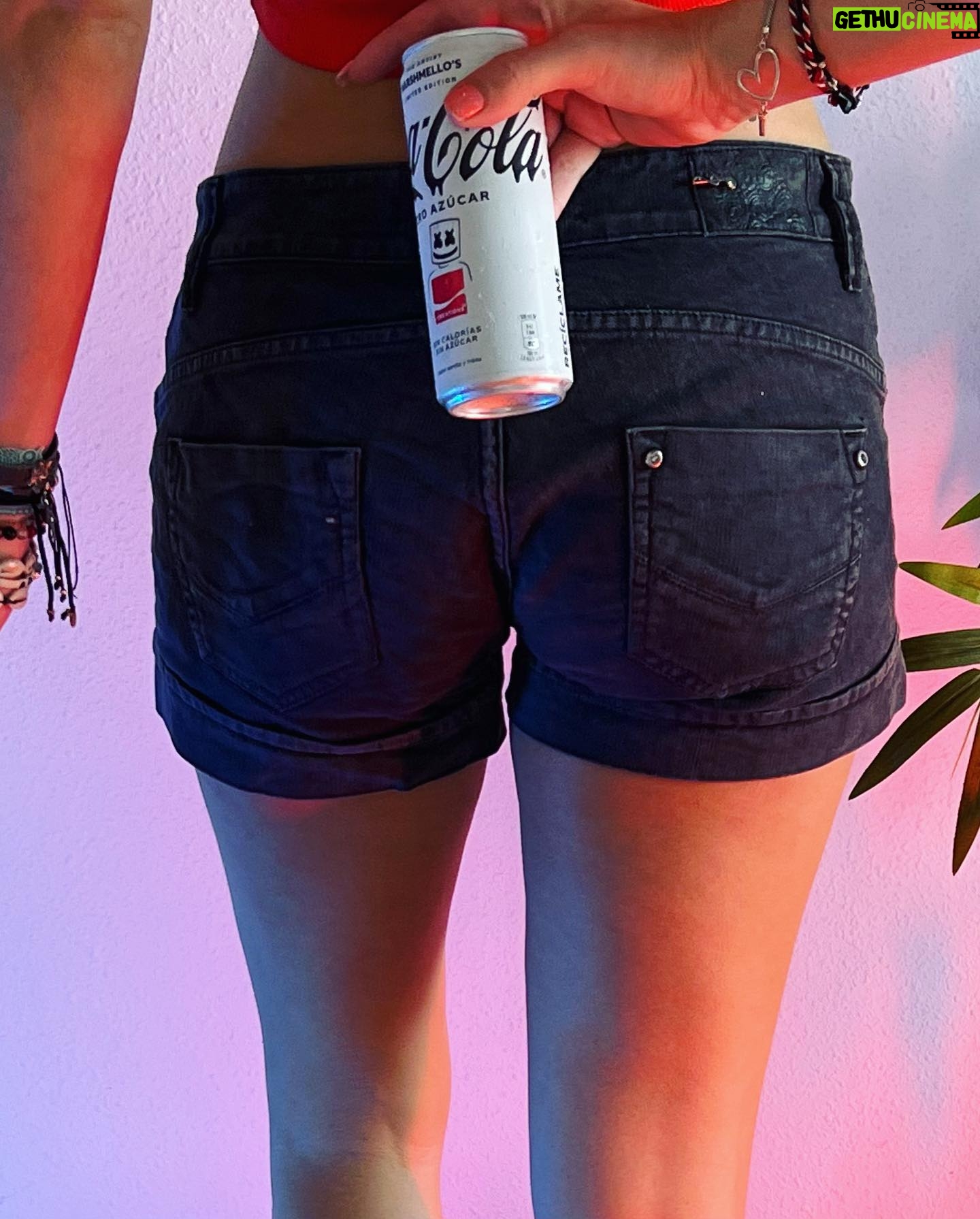 Cristinini - 276K Likes - 🔥 Coca-Cola x Marshmello 🔥 Edición limitada de @Cocacola_esp con mucho ritmo y un sabor que te sorprenderá 🙊
¿La has probado ya? #CocaColaCreations #CocaColaXMarshmello *publi