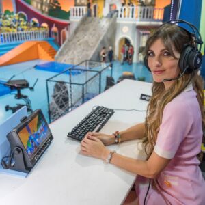 Cristinini Instagram - Hoy, oficialmente, voy a dar el salto a Televisión nacional con el 'Grand Prix'.

No puedo decir con palabras lo orgullosa que me siento de formar parte de este pedazo de proyecto. 

18 años depués, vuelve el programa con el que crecí en mis veranos, el programa familiar por excelencia en España.

Aún no me creo que vaya a co-presentarlo... estoy viviendo un sueño ✨

HOY, A LAS 22.35h tenemos una cita en RTVE 1. ¿Con quién vais a verlo? 😊

👗 @lecruel_thebrand @msandrasaez
💍 @lausett

#cristinini #grandprix #rtve #host #iamcristinini