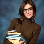 Cristinini Instagram - Me lo pedíais muuuuucho y aquí está… anuario de los 90!!! ¿Qué versión os gusta más de mí: chica mala de insti o estudiante ideal? 😂😂 Si veo que os gusta, os subo la versión DEPORTES ✨💫