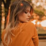 Cristinini Instagram - Otoño como una loca del c*ño lalalala 🌻 #cristinini #iamcristinini #autumn