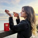 Cristinini Instagram – Si estás buscando qué regalar estas navidades 🎄, los perfumes de @gisadaofficial son una apuesta segura. Una fragancia suave y que no me puede encantar más. la puedes encontrar en @douglascosmetics_es. ¿La pruebas y me cuentas? 😉

#Gisada #Ambassador #Douglas #publi