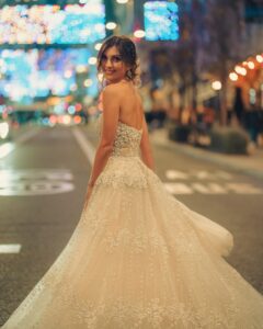 Cristinini Instagram - ✨ Novia a la fuga ✨ 👗 @pronovias 💍 @rabatjewellery 💄 @diorbeauty @naogayoso 📸 @crowinng #vestidofiesta #vestidolargo #cristinini #lifestyle #moda