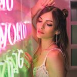 Cristinini Instagram - Luces de neón 🚥 >>> 💄 @pablomaciasr @diorbeauty 📸 @natacharodrigophoto