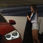 Cristinini Instagram - ¡¡ MI NUEVO COCHE !! 🥰🚗 Ya sabéis que llevo trabjando con BMW España 1 añito y pico y estoy súper feliz de formar parte de esta familia tan bonita @bmwespana Este año voy a llevar un BMW Serie 1 en rojo PRECIOSO el nuevo modelo pa estrenarlo 😊. Os iré subiendo más fotitos para que veáis como es. Este es del día en el que me lo dieron. ¿Qué os parece? :D