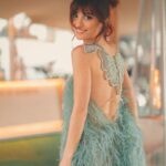Cristinini Instagram - Este vestido es ESPECTACULAR 👑 Tengo que llevarlo a algún evento que presente de pie y se pueda lucir... 👗 @aliciaruedaatelier 💄 @diorbeauty @naogayoso 📸 @crowinng #cristinini #vestido #vestidogala #fiesta #neonlights #photography