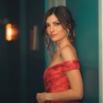 Cristinini Instagram - Carrusel de fotitos de Nochevieja 2022 🔥🎉 👗 @rosa_clara 💍 @rabatjewellery 💄 @diorbeauty @naogayoso 📸 @crowinng #cristinini #lifestyle #moda #fiesta