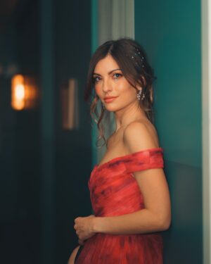 Cristinini Instagram - Carrusel de fotitos de Nochevieja 2022 🔥🎉

👗 @rosa_clara
💍 @rabatjewellery
💄 @diorbeauty @naogayoso
📸 @crowinng

#cristinini #lifestyle #moda #fiesta