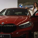 Cristinini Instagram - ¡¡ MI NUEVO COCHE !! 🥰🚗 Ya sabéis que llevo trabjando con BMW España 1 añito y pico y estoy súper feliz de formar parte de esta familia tan bonita @bmwespana Este año voy a llevar un BMW Serie 1 en rojo PRECIOSO el nuevo modelo pa estrenarlo 😊. Os iré subiendo más fotitos para que veáis como es. Este es del día en el que me lo dieron. ¿Qué os parece? :D