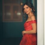 Cristinini Instagram - Carrusel de fotitos de Nochevieja 2022 🔥🎉 👗 @rosa_clara 💍 @rabatjewellery 💄 @diorbeauty @naogayoso 📸 @crowinng #cristinini #lifestyle #moda #fiesta