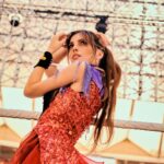 Cristinini Instagram - Velada del año III ✨ El traje estaba inspirado en los espectáculos del Circo del Sol pese a que habéis hecho comparativas con muchos personajes tanto de anime como de videojuegos 😂 ¿A quién os recuerda el outfit? ¡Os leo! 👗 @palomasuarez.studio 💄 @diorbeauty @naogayoso @felixtebar 💇‍♀️ @extensionmania 📸 @andresgarlujan #outfit #event #host #circus #boxing