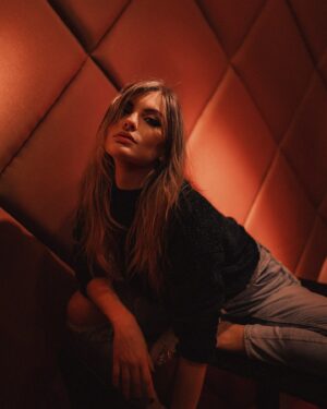 Cristinini Instagram - La habitación roja ♦♥

📸 @crowinng