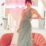 Cristinini Instagram - Puedo ser tu reina o tu ruina 👑 👗 @aliciaruedaatelier 💄 @diorbeauty @naogayoso 📸 @crowinng #cristinini #vestido #vestidogala #fiesta #neonlights #photography