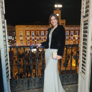 Cristinini Instagram - Feliz 2023 🎉🎊

¿Ya tenéis vuestros propósitos de año nuevo? 🥰💃🏻

👗@rosa_clara 
💄 @diorbeauty @naogayoso
💍 @rabatjewellery