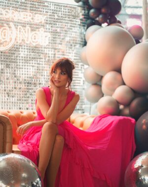 Cristinini Instagram - Más fotitos de los Premios Ídolo 2023 ✨

👗 @pinkoofficial
💄 @diorbeauty @naogayoso
📸 @crowinng

#cristinini #gala #premios #host #vestido #moda