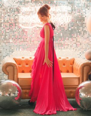 Cristinini Instagram - Más fotitos de los Premios Ídolo 2023 ✨

👗 @pinkoofficial
💄 @diorbeauty @naogayoso
📸 @crowinng

#cristinini #gala #premios #host #vestido #moda