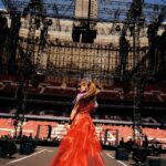 Cristinini Instagram - Otro año más presentando la Velada del año. Otro año más compartiendo esfuerzo, sacrificio y trabajo con vosotros. Suma y sigue #keepdreaming Gracias por todo el cariño que estoy recibiendo estos días, sois maravillosos y tengo la mejor comunidad del mundo. Gracias por tantísimo apoyo, os quiero 💙 EL AÑO QUE VIENE MÁS Y MEJOR!!! 👗 @palomasuarez.studio 💄 @diorbeauty @naogayoso @felixtebar 💇‍♀️ @extensionmania 📸 @andresgarlujan #cristinini #evento #boxeo #host #photography #moda
