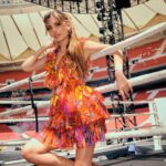 Cristinini Instagram - Fotones de la Velada del año III ... SIN PALABRAS. Luego os subiré con el outfit oficial y con unas cuantas cosas que contaros... Stay tuned ! 👗 @aniyeby 💄 @diorbeauty @naogayoso @felixtebar 💇‍♀️ @extensionmania 📸 @andresgarlujan #cristinini #evento #boxeo #host #photography #moda
