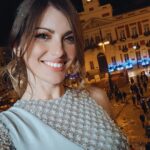 Cristinini Instagram - Feliz 2023 🎉🎊 ¿Ya tenéis vuestros propósitos de año nuevo? 🥰💃🏻 👗@rosa_clara 💄 @diorbeauty @naogayoso 💍 @rabatjewellery