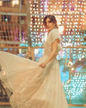 Cristinini Instagram - ✨ Núvia✨

👗 @pronovias
💍 @rabatjewellery
💄 @diorbeauty @naogayoso
📸 @crowinng

#vestidonovia #novia #cristinini #lifestyle #moda