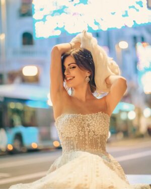 Cristinini Instagram - ✨ Núvia✨

👗 @pronovias
💍 @rabatjewellery
💄 @diorbeauty @naogayoso
📸 @crowinng

#vestidonovia #novia #cristinini #lifestyle #moda