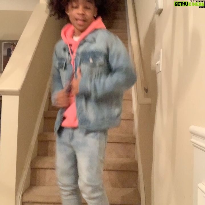 Curlyhead Monty Instagram - Don’t Do It 🖤 Foolin Round W/ My Big Sister @Aaliyah_Lavonn ( Blood related 🤞🏽Song By @itz.sushii 🔥💯🔥