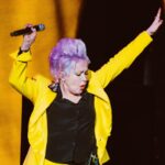 Cyndi Lauper Instagram - Catching up on posting photos from my recent trip to #Australia and #NewZealand with #RodStewart. Was just a few weeks ago but perfect for a #tbt share 📸 Photos by: Rossco – Hunter Brothers Media @hunter_brothers_media Mary Boukouvalas @rocklust @lyndabuchananphotography for @silvertigermedia @mandyhallmedia @xander85photography for @lilithiareviews @tomgrut