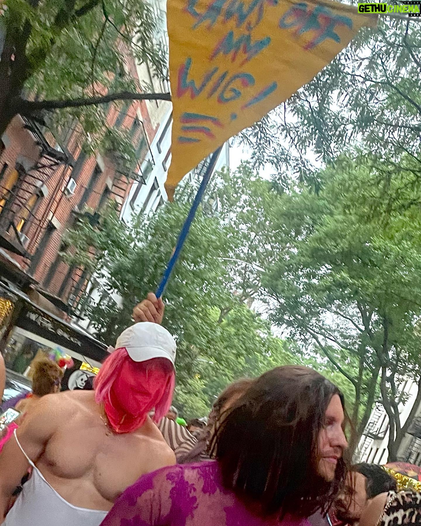 Cyndi Lauper Instagram - I want to wish everyone a Happy Pride and sending a message of solidarity with the Drag Queens, from a big old drag queen herself! #DragMarch #dragqueens #dragisnotacrime Thanks @snappyseid for sending these great pix! ๐ธ