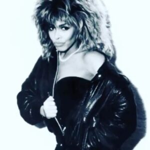 Cyndi Lauper Instagram - My thoughts go out to Tina’s family, fans, and loved ones. Through it all, her indomitable spirit shone through no matter what she faced. 🙏 Video: @tinaturner