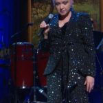 Cyndi Lauper Instagram - If you know anything about me, you know just how much Joni Mitchell means to me. I am so honored to join so many of my friends and colleagues to celebrate Joni. Tune in tonight (March 31) to Joni Mitchell: The Library of Congress Gershwin Prize for Popular Song on PBS at 9 pm ET where I’ll be celebrating my dear friend Joni’s career by performing in the televised tribute concert special. Check out this sneak peek of “Blue” and look for me in the ensemble performance of Joni’s song “Big Yellow Taxi.” #GershwinPrizePBS