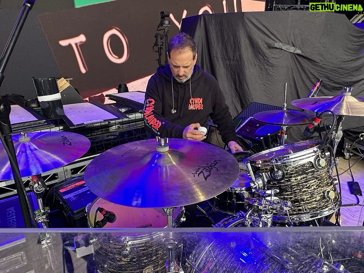 Cyndi Lauper Instagram - More from #NewZealand. So grateful for everyone in the band and crew who help make the magic happen! Thank you! @tomhawkes_ @nipotui @kideast @andyburtonmusic @kasimsulton @nealcoomer @natgrosby @kittykatdeezy @elainecaswell @nafra25 @connieconchita11 @so_what_management