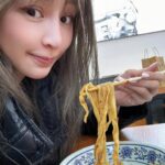 Cyndi Wang Instagram – 和姐妹、好友ㄧ起❤️
在北京吃美食、City walk
開心🥳

#王心凌 #CyndiWang #北京