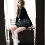 Cyndi Wang Instagram - 昨天在棗莊的我🖤 💄： @emilyliu1118 💇🏻‍♀️： @vast.hairsunny #王心凌 #CyndiWang