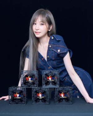 Cyndi Wang Instagram - 謝謝所有參與《BITE BACK》的夥伴們，謝謝所有喜歡、支持這張專輯的你們💕
我會繼續認真做音樂，盡情享受每一個舞台。
滿滿的愛🫶🏻