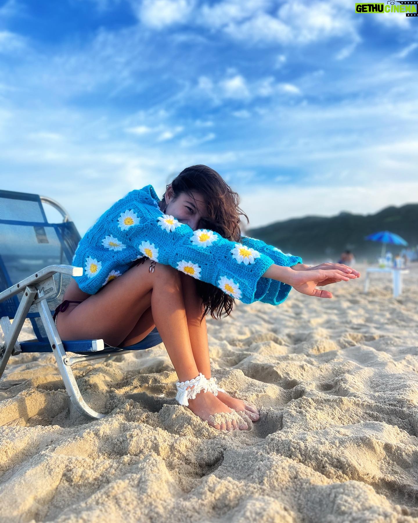 Cynthia Aparecida Instagram - favorita na ilha @farao_biquinis ✨🌌