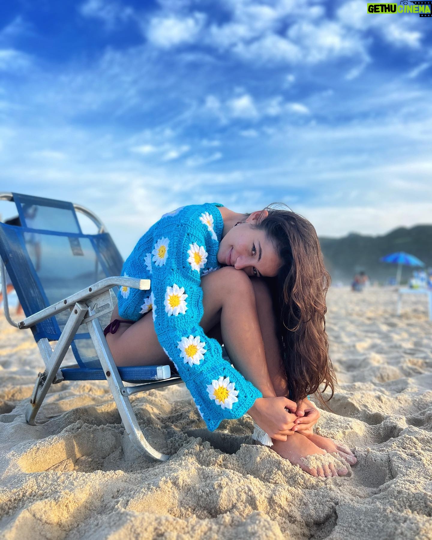 Cynthia Aparecida Instagram - favorita na ilha @farao_biquinis ✨🌌