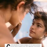 Cynthia Aparecida Instagram - (👉🏼Passa pro lado👉🏼) PRECISAMOS u-r-g-e-n-t-e PARAR DE ROMANTIZAR O AUTOCONHECIMENTO!!!! Link matéria completa nos stories. ——————————————————————- 🎨 PROCESSO CRIATIVO: Toda a imagem e conceito construído para este ensaio veio diretamente do significado da palavra CYNTHIA. ▶️ Cinto é o nome de um monte na ilha de Delos, na Grécia, onde, segundo a lenda, os gêmeos Apolo (O Deus do Sol) e Ártemis (A Deusa da Lua) teriam nascido, crescido e formado seus clãs. Sabia que no clã da Deusa Ártemis, toda guerreira era chamada por ✨KYNTHIA?✨, que também significava “Aquela que nasceu ou veio de Cintos” Portanto….decidimos que o ARQUÉTIPO DESTE ENSAIO seria nada mais, nada menos, que: 🏹💡Cynthia, que tem o mesmo significado que DEUSA ÁRTEMIS 💡🏹. 📸 Que @lucaspinhel é o gênio da fotografia todo mundo sabe, mas nesse processo criativo que vivemos juntos, ele mostrou muito mais que genialidade. Ele mostrou sensibilidade e vulnerabilidade. É uma verdadeira arte clicar a essência de um ser recém-nascido. 🚧👷🏻‍♀️Construção da Deusa com a arte de @laylafoz e @pupindeleu / acessórios @callmelayla 💚 ♥️ OBRIGADA @capricho por abrir espaço para conversas vulneráveis, necessárias e honestas, em uma matéria jovem, que poderia conter qualquer outro assunto mais atrativo do que mergulhar no processo de despertar a consciência com autorresponsabilidade. Alguém mais por aí passando por um processo foooorte de autoconhecimento ? Qual frase do carrossel mais te marcou?