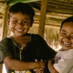 Cynthia Aparecida Instagram – Uns dias atrás eu compartilhei aqui algumas imagens da experiência mais profunda de autoconhecimento que já vivi na floresta. 

No dia seguinte quando acordei Deus me disse a seguinte frase: “filha, nem todo mundo está apto pra conhecer a verdade”

E ai, lembrei de uma vez na palestra da @profluciahelenagalvao onde ela disse algo que me marcou: 

 “Precisamos ter critério para quem passar conhecimento. Vocês não acham que conhecimento dá poder? E se você coloca conhecimento na mão errada? Isso não é perigoso?”

conhecimento é como um quebra-cabeça e hoje entendo a importância de existirem várias partes escondidas por aí… 

É com esse cuidado e essa cautela que venho dando esses primeiros passos com meu compartilhar sobre as sabedorias da floresta aqui no Instagram.

Aqui, tenho feito convites que poucos vão ouvir

nos stories de hoje,
convido você pro meu grupo no WhatsApp 
onde realizo trocas profundas e promovo encontros sobre temas curiosos que eu não abro aqui. 

você ouve?
vem gritar comigo