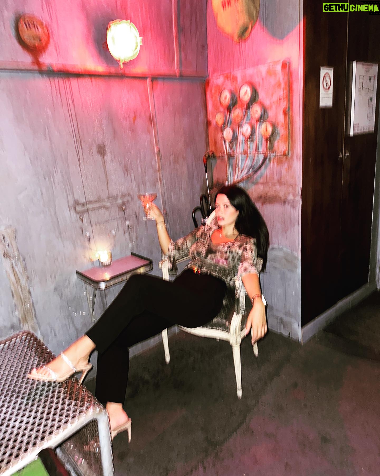 Cynthia Khalifeh Instagram - Bonsoir Paris ♨️