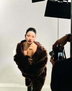 Cynthia Khalifeh Instagram - Oh, how am I so in love with this shoot? 😍 I got a fair number of DMs, asking me about the portrait that got released on the recent press articles (in my stories👆🏼) So I want you to know the team behind it. MADE IN #EGYPT 🇪🇬 • #Studio: @blackcreativestudios • #Photography: @abdallah.sabry_ • #Creative direction/styling: @mahmoudsaad_ • #Glam: @mayfairhausprive • #Makeup: @samarizmakamel from @carouselbeaute • #Hair: @blushandblowlondon.eg